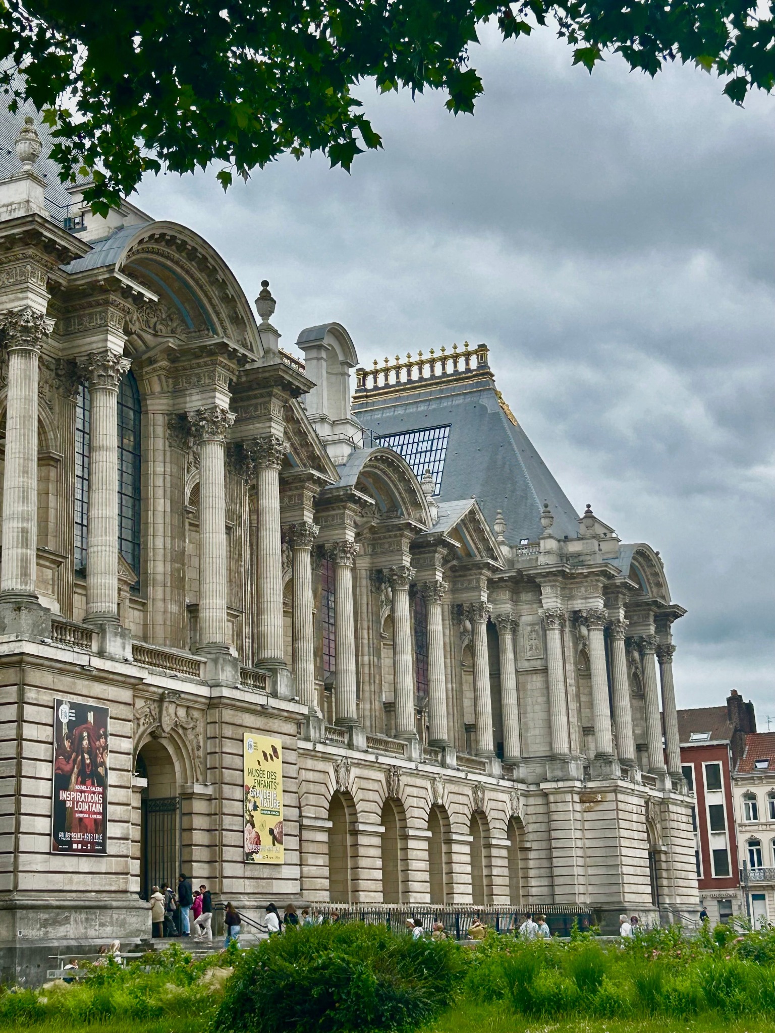 Le Palais des Beaux-Arts de Lille sous un ciel couvert